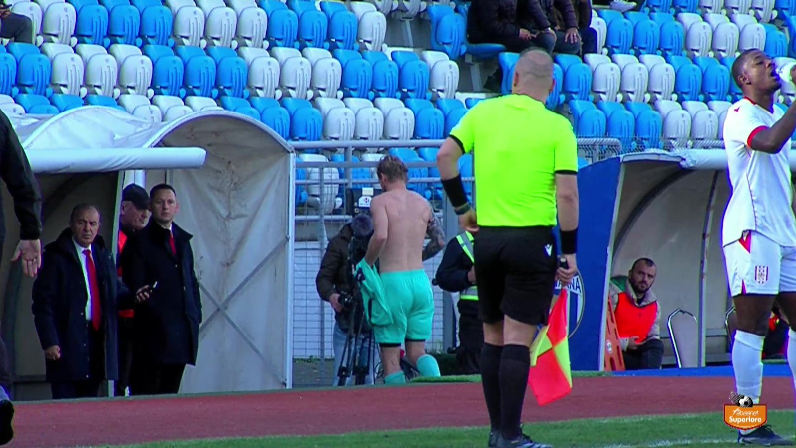 vlcsnap-2025-12-24-16h12m16s864