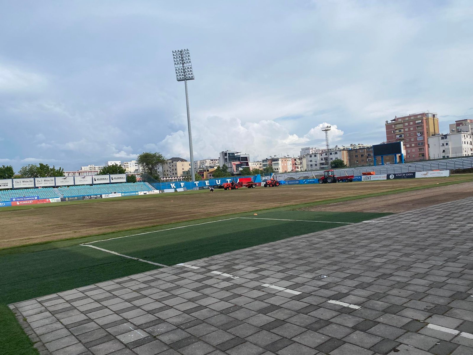 stadiumi niko dovana